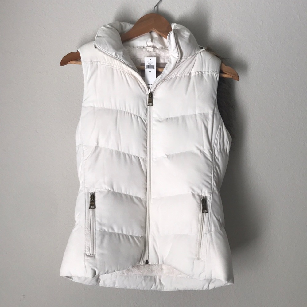Banana Republic Puffy white vest